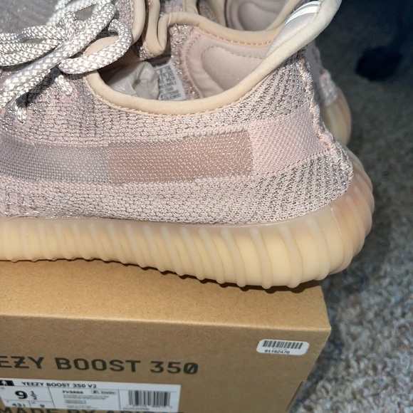 Yeezy Boost 350 V 2 Synth Reflective - Picture 10 of 16
